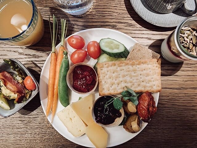 Once you&rsquo;ve controlled the drooling 😆 head to our fb page and see our virtual tour of @hotelkongarthur&rsquo;s amazing breakfast nook where you&rsquo;re first meal of the day will really be this gorgeous &hearts;️
.
.
#hotelkongarthur #copenha