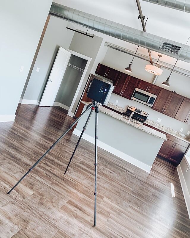 Apartments so pretty we thought about moving in and just camping up with our Matterport.
.
.
#loftsofgr #loftsonmichigan #apartmentliving #downtowngrandrapids #matterport #virtualtour #photography #grandrapids #michigan #realspace