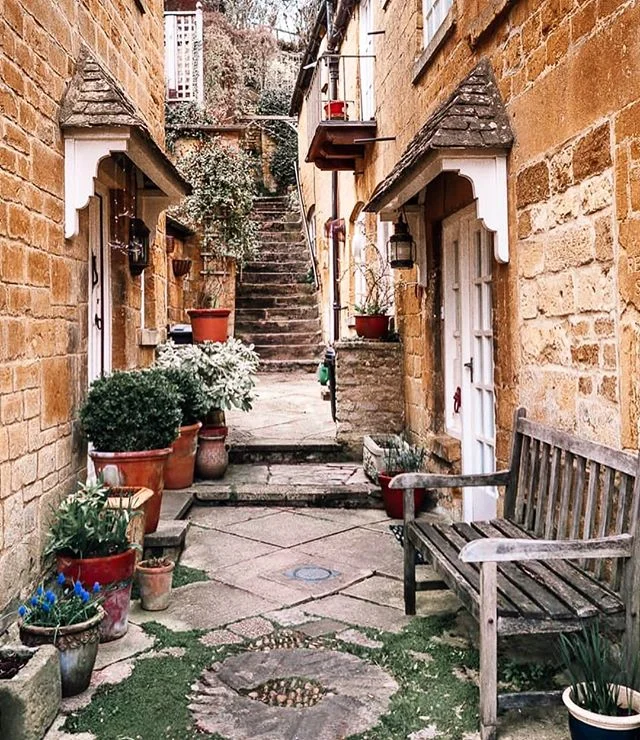 when every corner looks like it's out of a fairytale - this has to be one of my favorite spots in england✨