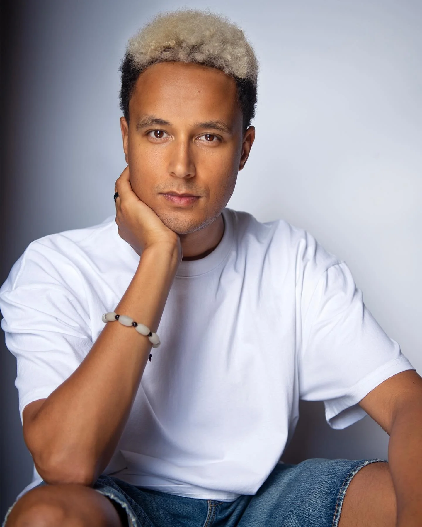 Headshots with
✨KULAN FARAH✨

#headshotsthatlooklikeyou #actorheadshots #sydney #melbourne #portrait