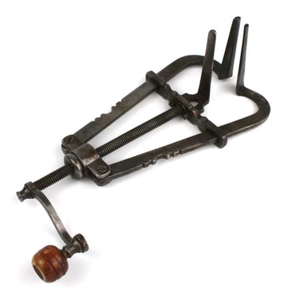 Gyn VS Weiss’ Tri-valve Vaginal Speculum - late 18th C..png