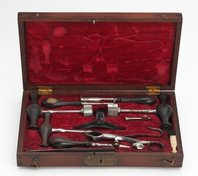 Surg - Trepanning set English -18th C..png