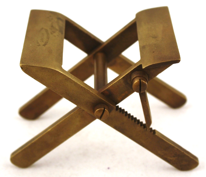 Apoth - Powder Dividers and Folders “Saw-buck  Form”.png