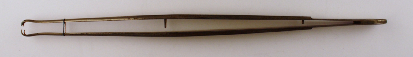 Gyn VVF - Spring Forceps with Vulsellum Points.png
