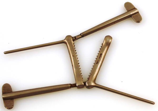 Gyn Utr Ovariotomy - Atlee’s Ovariotomy Clamp.png