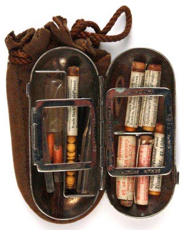 Med Ophth - “Tabloid” Ophthalmic Case:Pouch.png