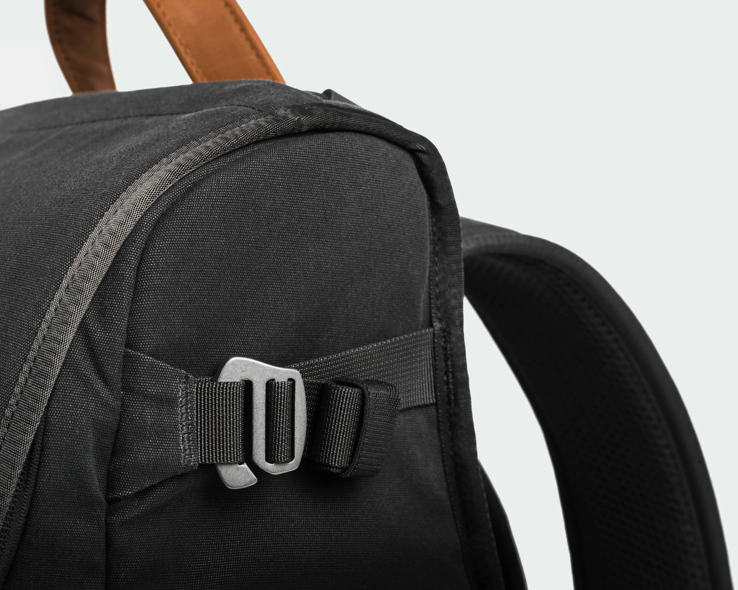 Holdland backpack detail side