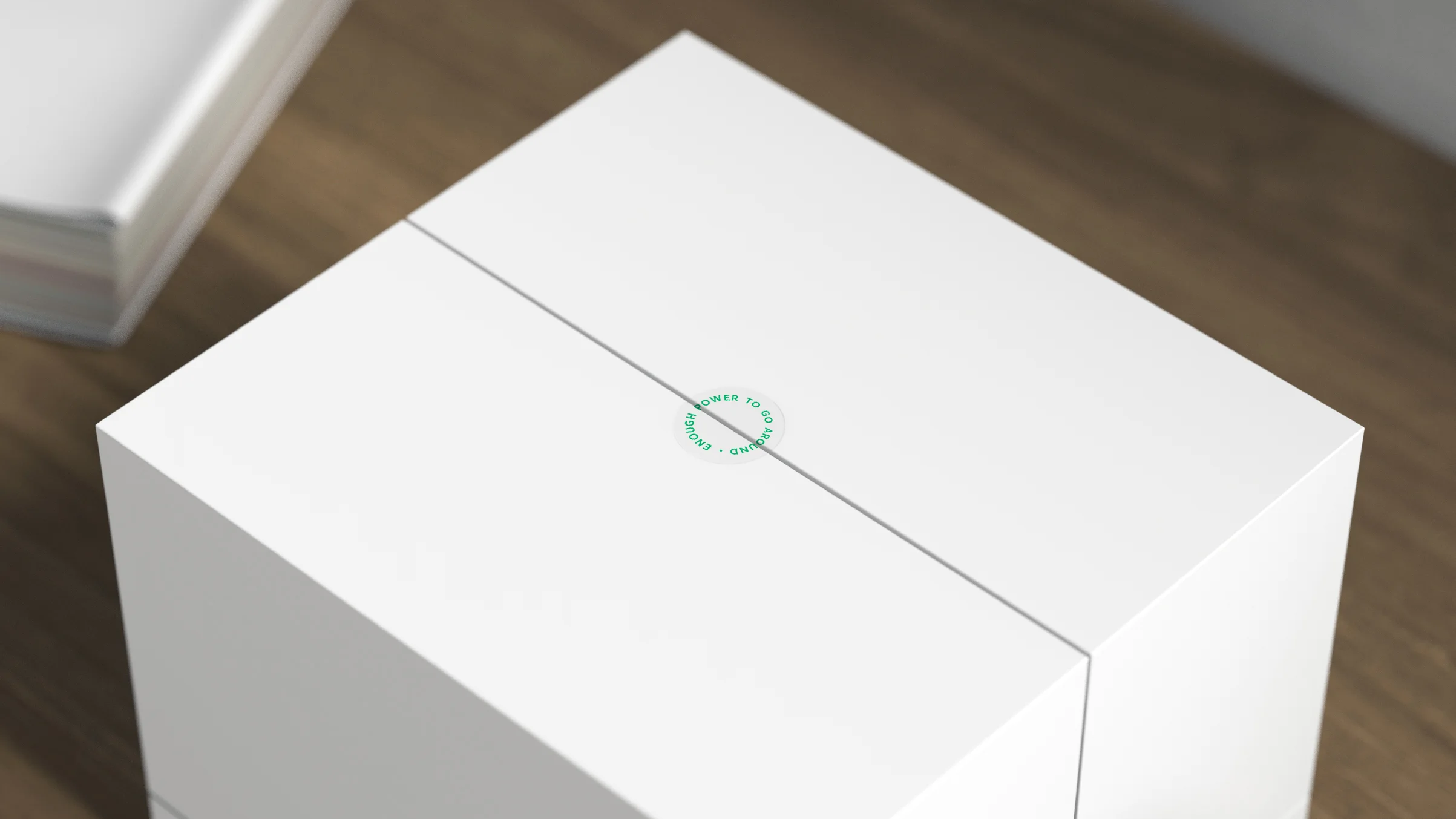 Spansive source charger packaging clamshell closed