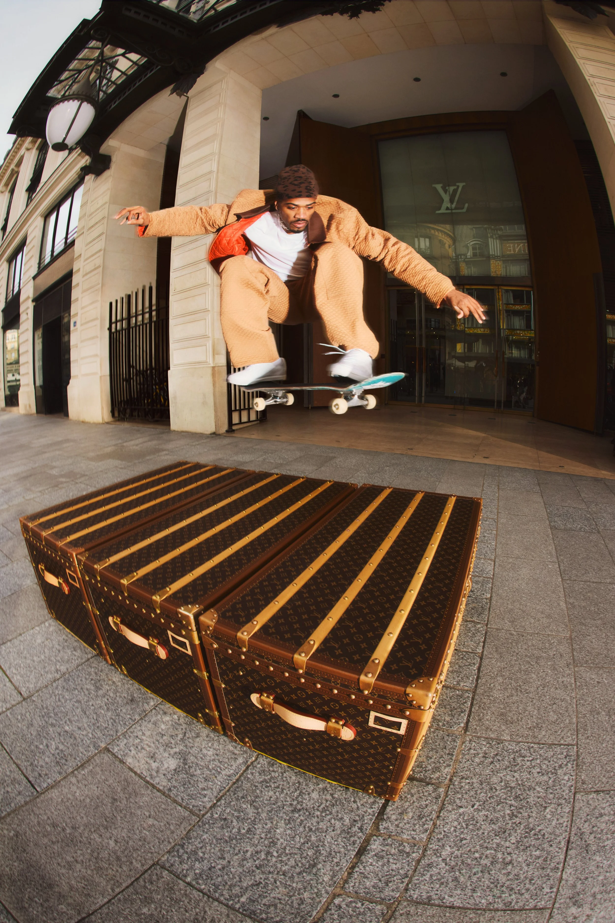 CELEBRITY_TYSHAWN_JONES_ANNOUNCEMENT_VISUAL1_STELLAR_4000x2.jpg