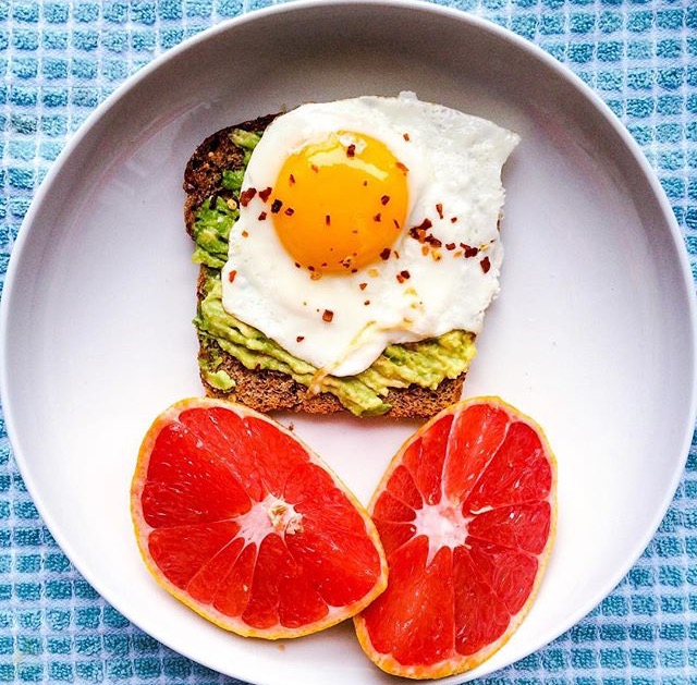 Avocado Toast & Grapefruit