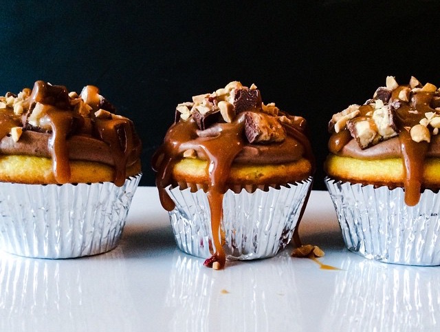 Snickers Cupcakes
