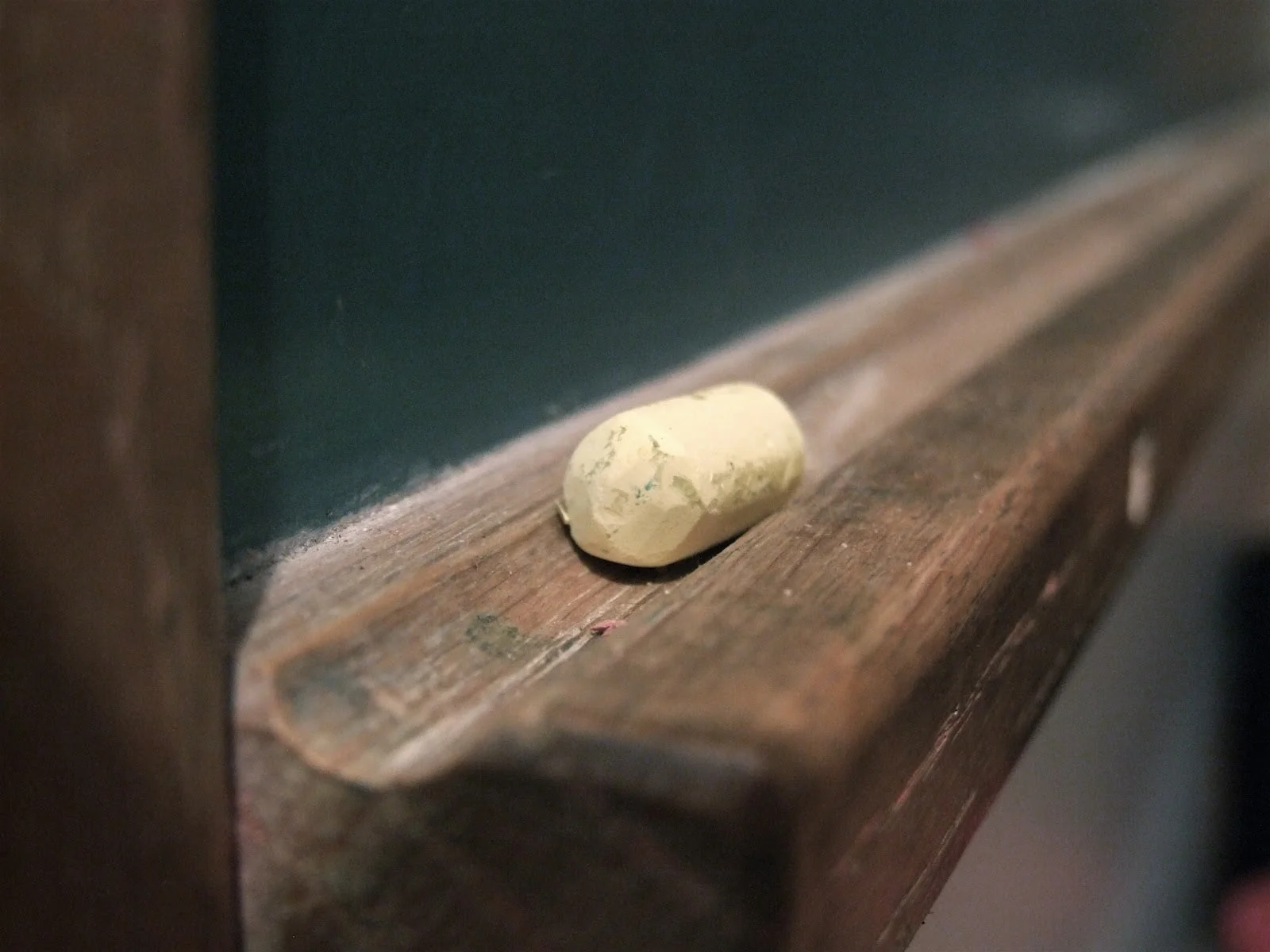 chalk-on-blackboard-tray.jpg