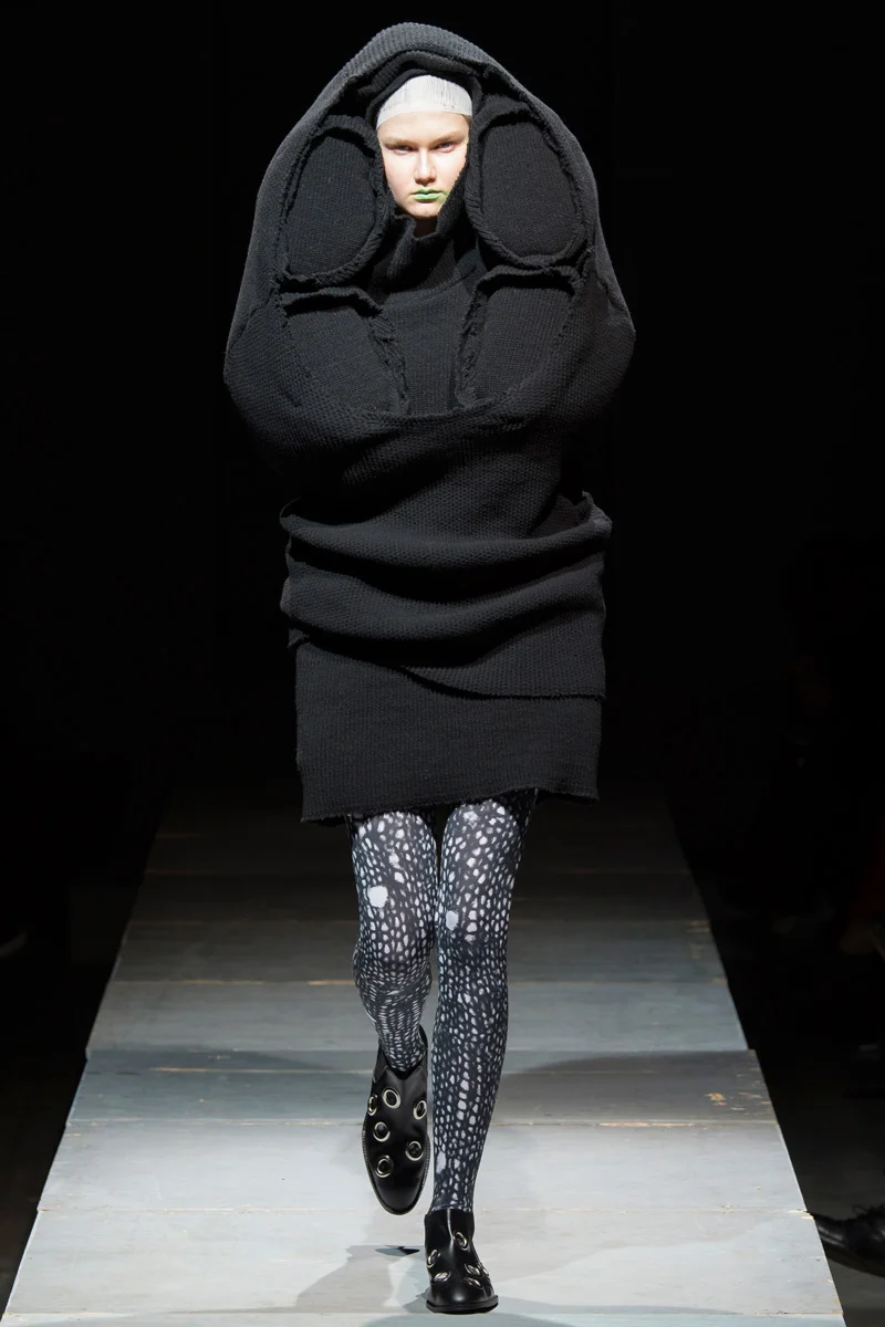 comme-de-garcons-rtw-fw2014-runway-11_180510534147.jpg