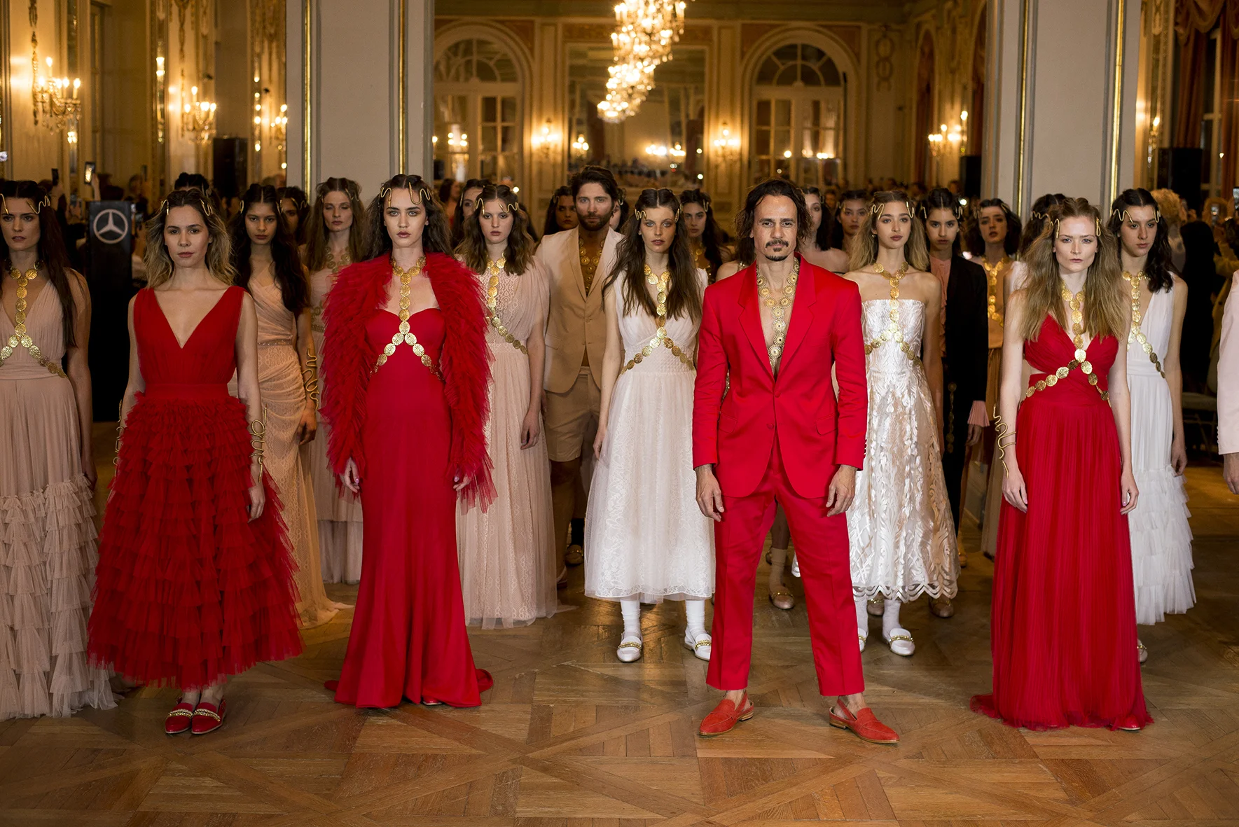 Laurencio Adot presenta DOT Ballet