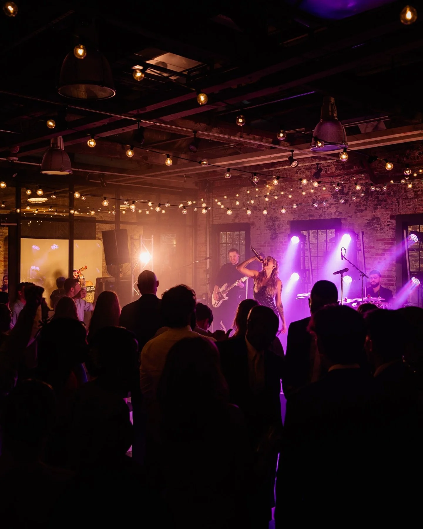Do your self a favor and book the awesome band 🎤
🎸

#WeddingReception #WeddingInspiration #WeddingDayVibes #WeddingIdeas #WeddingBand #LiveWeddingBand #WeddingMusic #ReceptionMusic #WeddingEntertainment  #FunWeddingReception #PhiladelphiaWedding #B