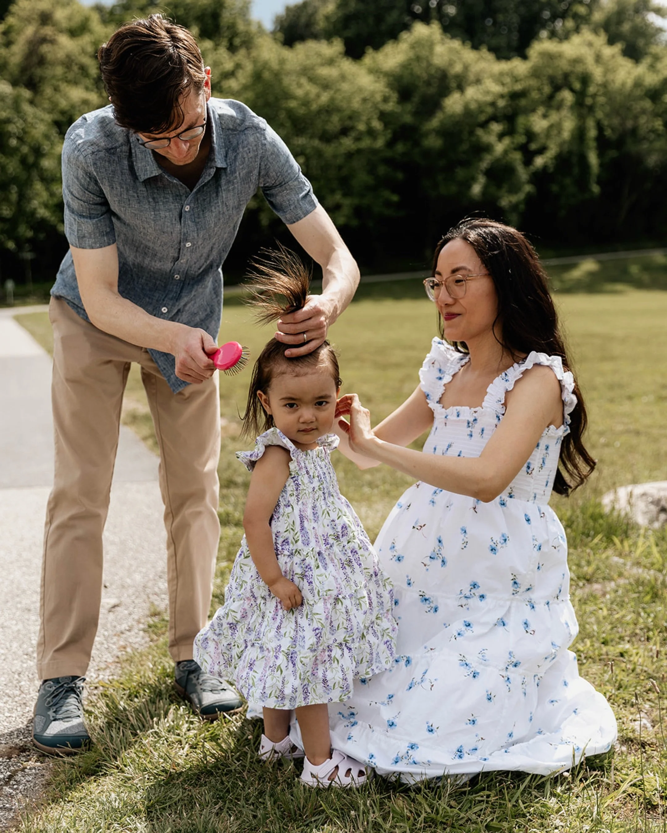 Ready for her photoshoot 😎

This is exactly why I love the candid, documentary approach to family sessions! That&rsquo;s the kind of photo that goes down in family history. 

Loved spending the day with my past couples and experiencing their familie