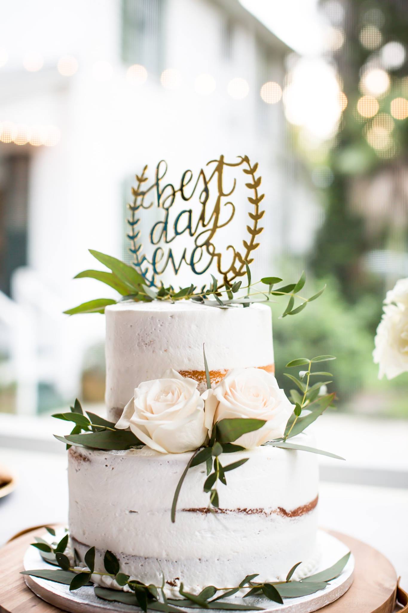  white wedding cake 