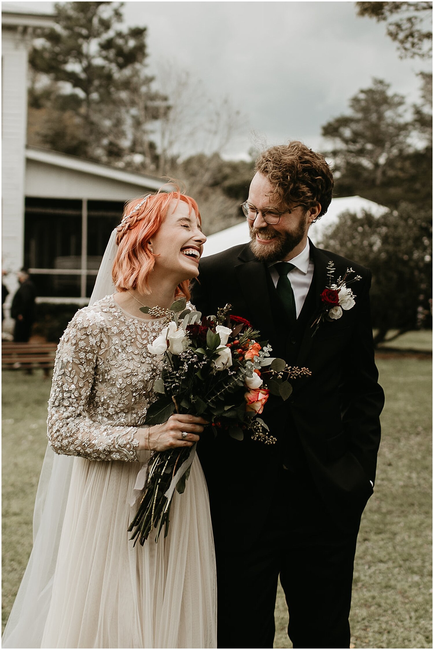  outdoor wedding ceremony at the glen venue 