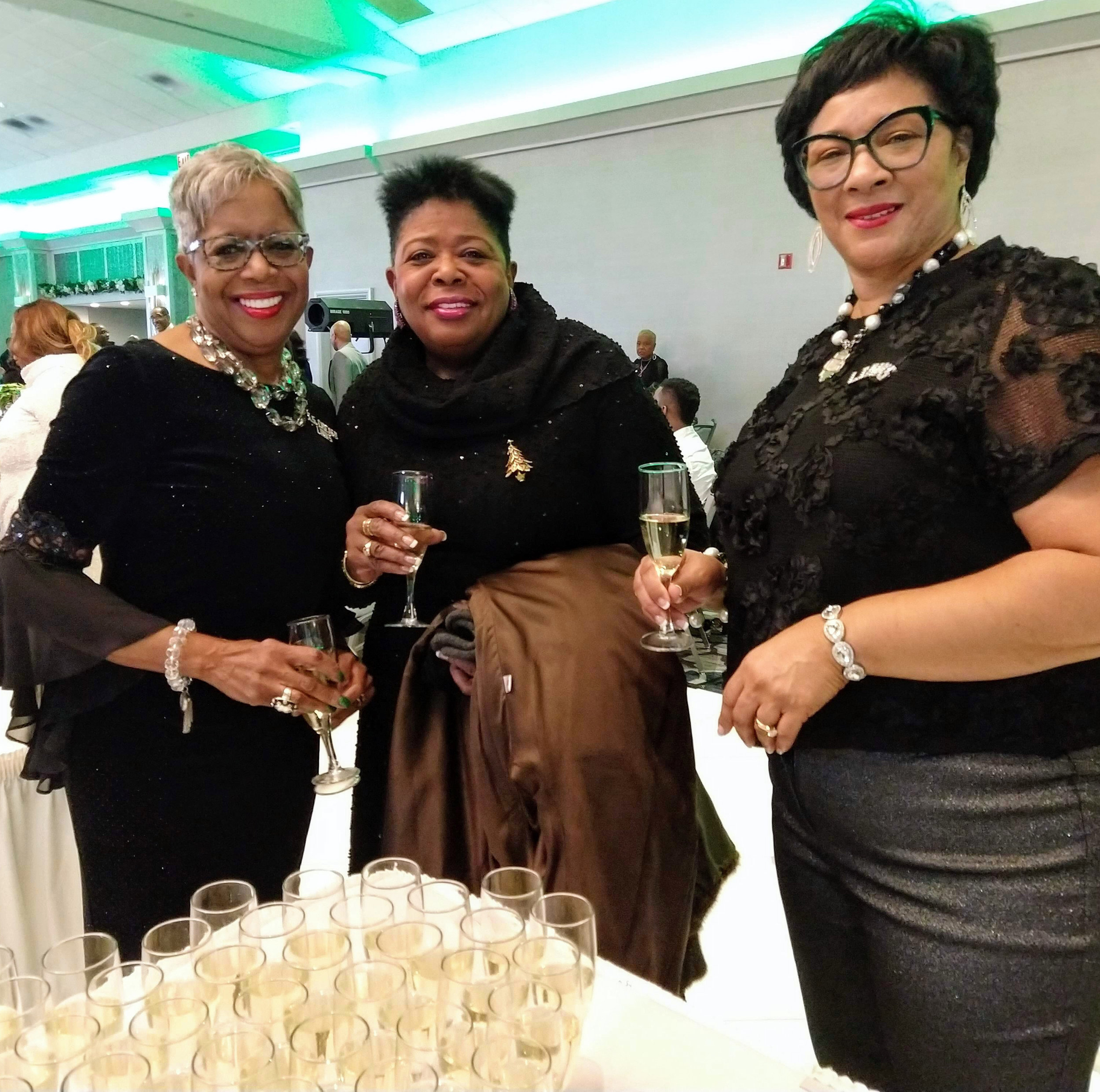 sscclinks_champagne_toast.jpg