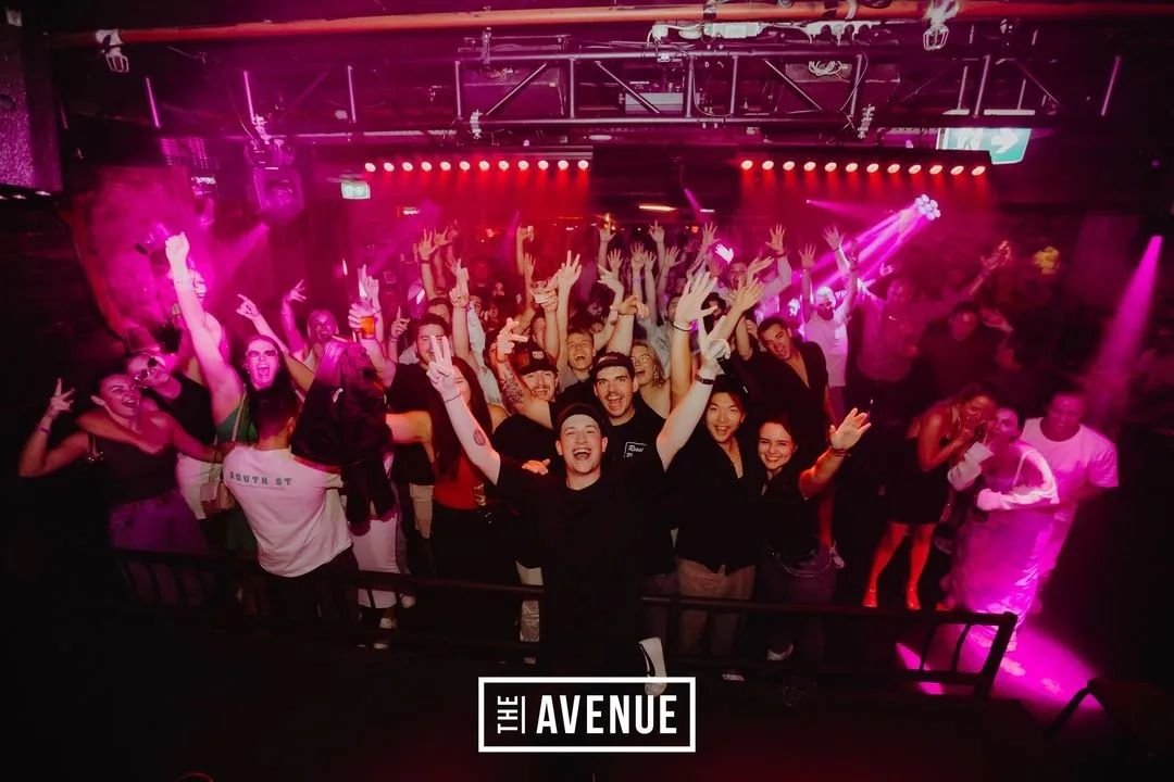 Vibes and smiles on Saturday night . Thank you to our headline act  @theycallmespice_ for a crazy fun night 🌶🕺

Stay tuned cause there is more to come 👀

#spice #dj #avenue #party #music #viral #surfers #club