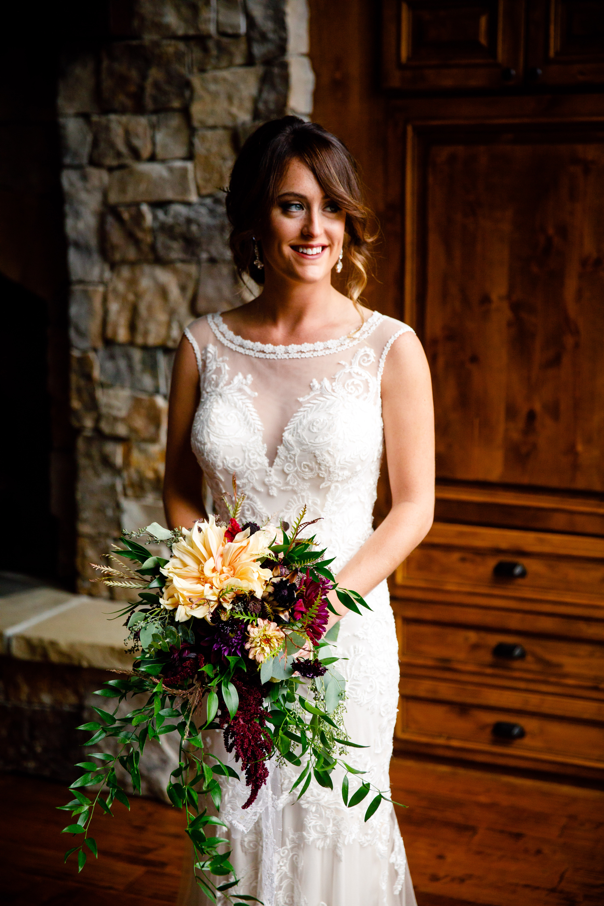 Beautiful Colorado Fall Bride and Bouquet