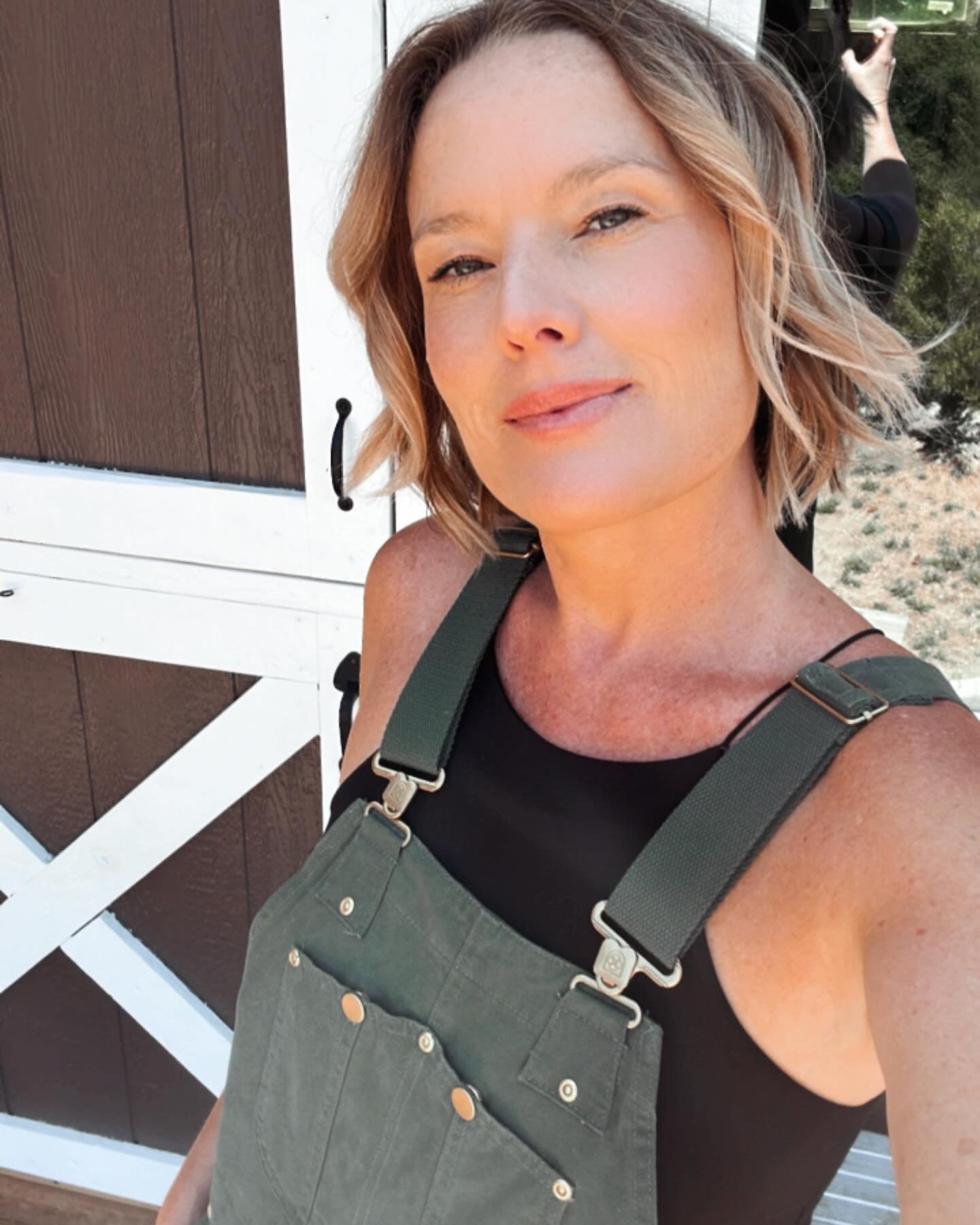 Grateful for my friend @superhandschiro for letting me pop up at his Agoura Hills Studio (The Bird House we like to call it) that he built which was perfect for a Facial Day. If you are in the area and need a good Chiropractor, he is your man!