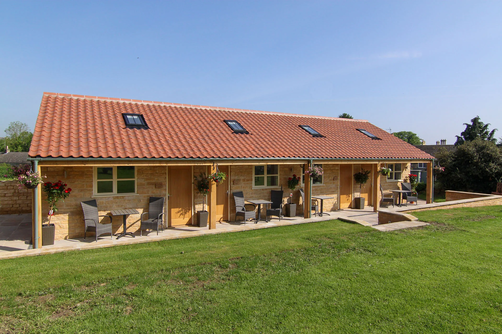 Bedrooms — The Cholmeley Arms, BurtonleCoggles, Grantham