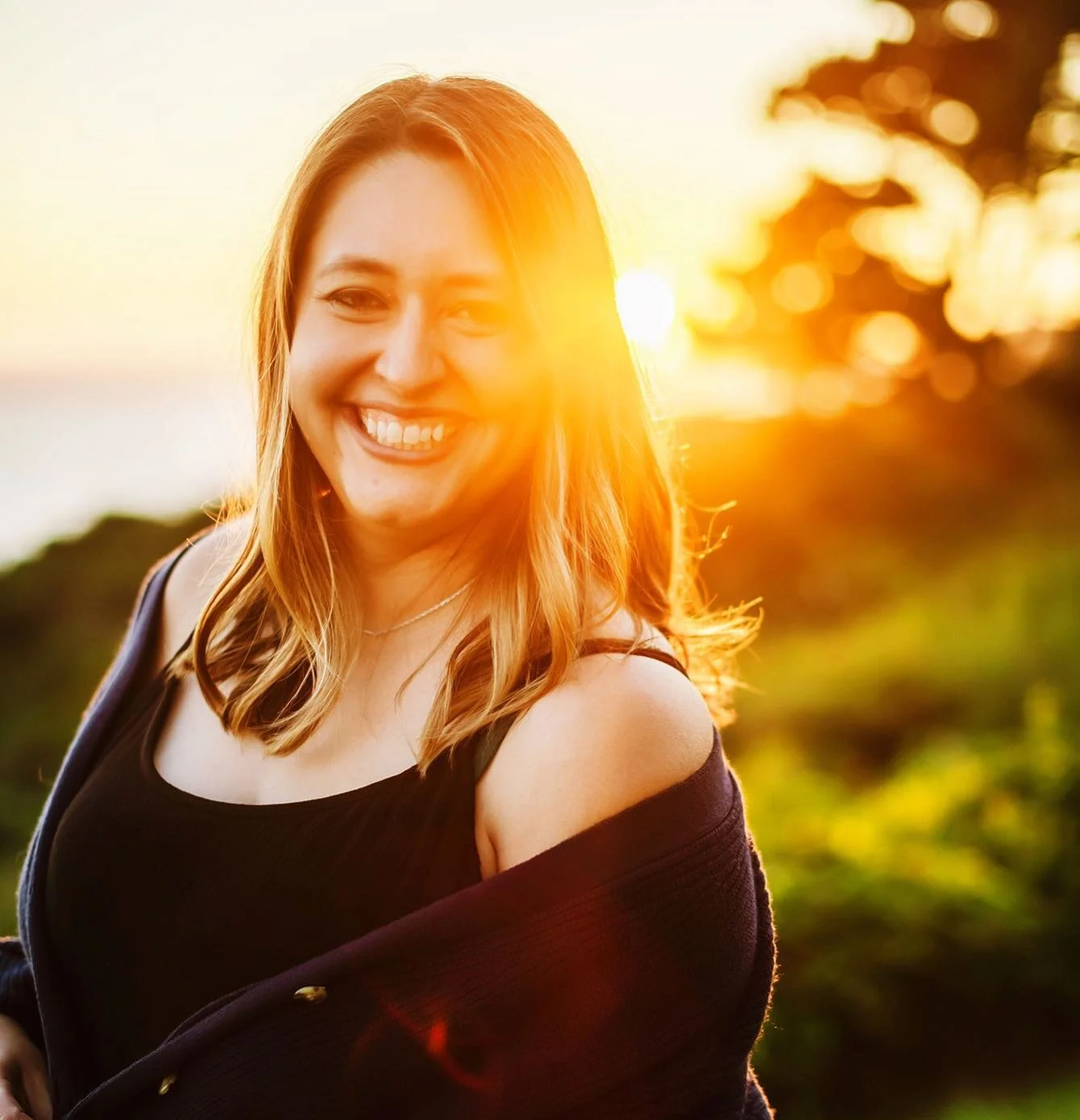 Hi! I thought I would Introduce myself, I&rsquo;m Jenny! I&rsquo;m your photographer and dog mom of two fur babies myself. 
My love language is words of affirmation, I love a iced Cortado. I&rsquo;m a huge film, and television fan, I previously worke