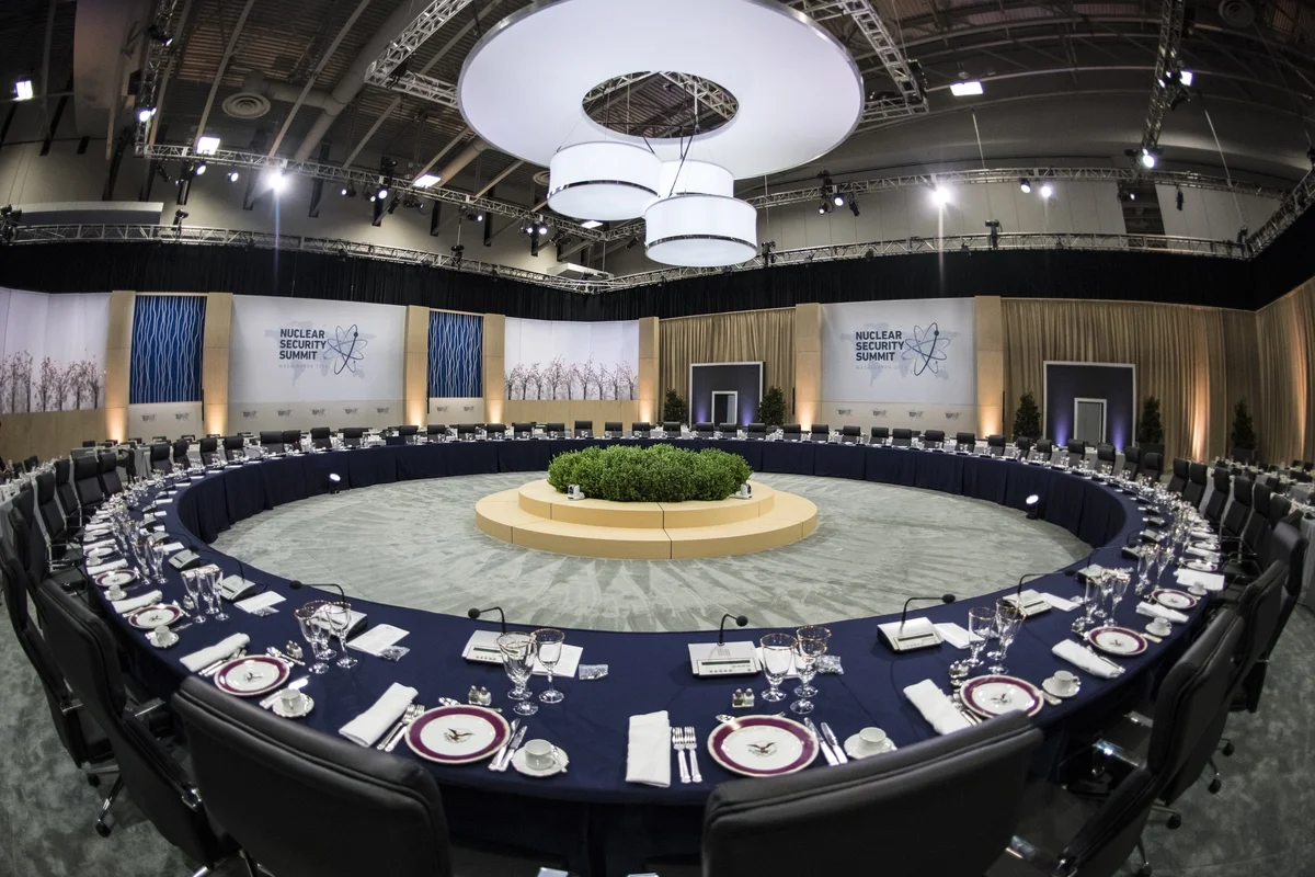 Plenary lunch.JPG