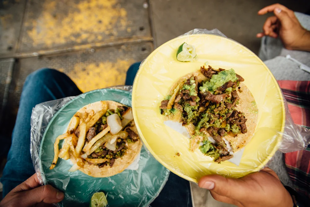 Tacos campechanos con chorizo verde