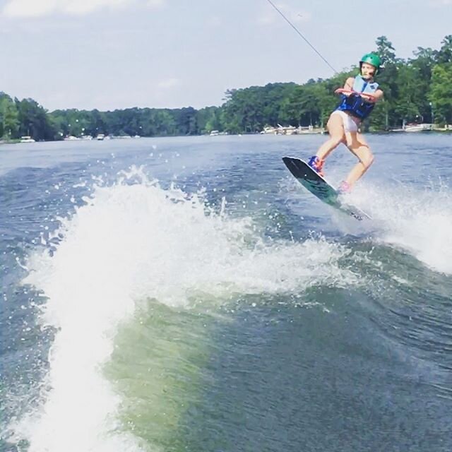 My two favorite things about this video: Courtney&rsquo;s facial expression and her sister&rsquo;s reaction in the boat when she cleared the wake for the first time! This is what it&rsquo;s all about! Oh yeah...she&rsquo;s 12 years old!
.
.
.
#wakebo