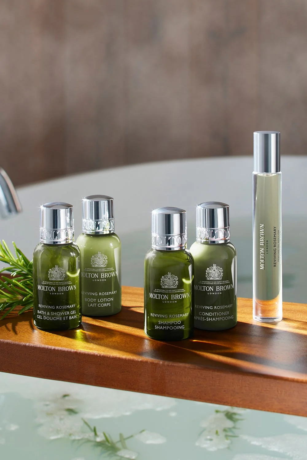 ASSET10-HOTEL_REVIVING_ROSEMARY-FULL_COLLECTION_WITH_OIL-30ML-RGB.jpg