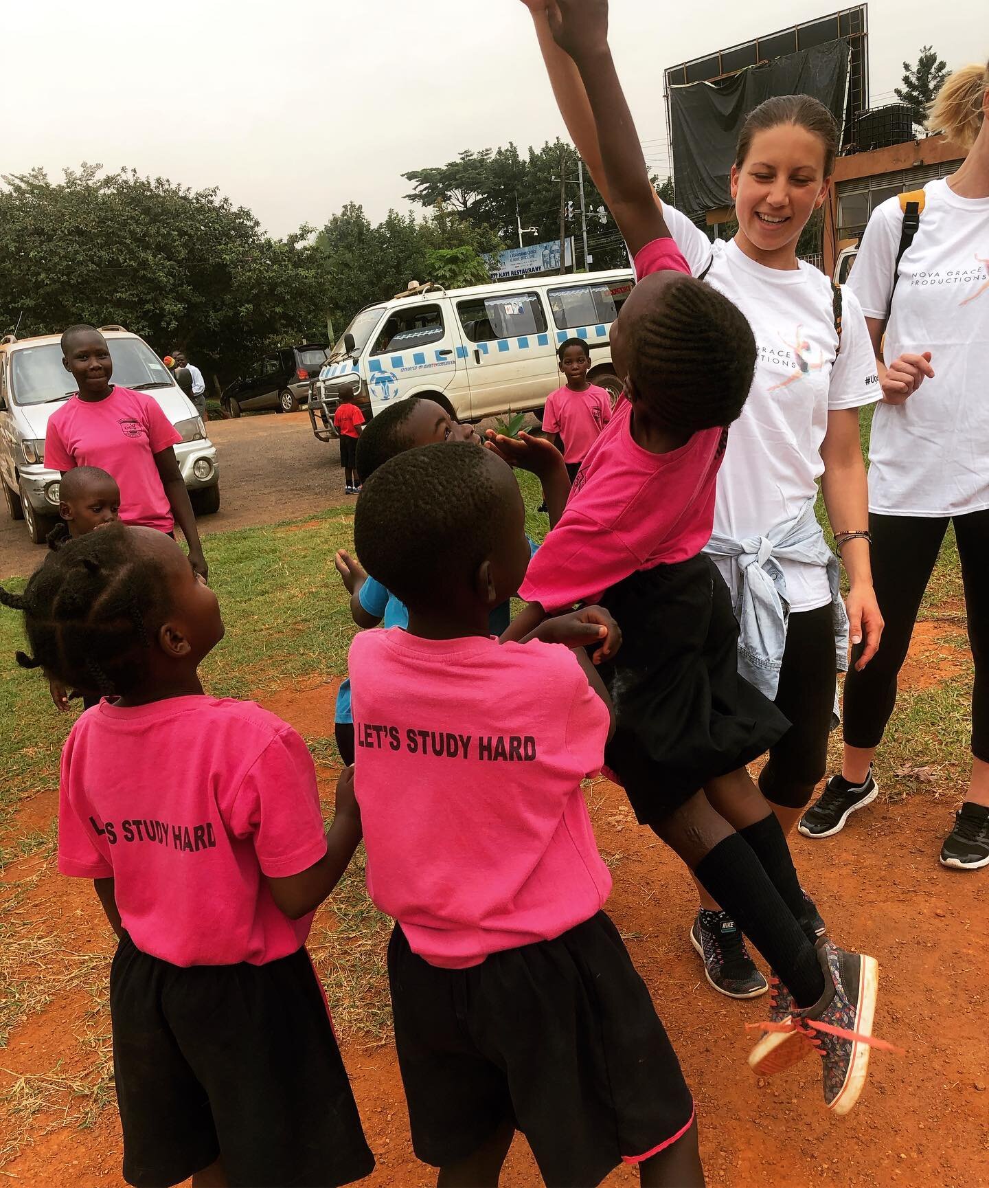 HIGH FIVE 🖐
We are Day 4 NGP project Uganda and it&rsquo;s been a huge success so far! We have been working at schools: Lugogo Junior Academy and Train Up a Child School where we have taught classes and performed for the students. Both schools have 