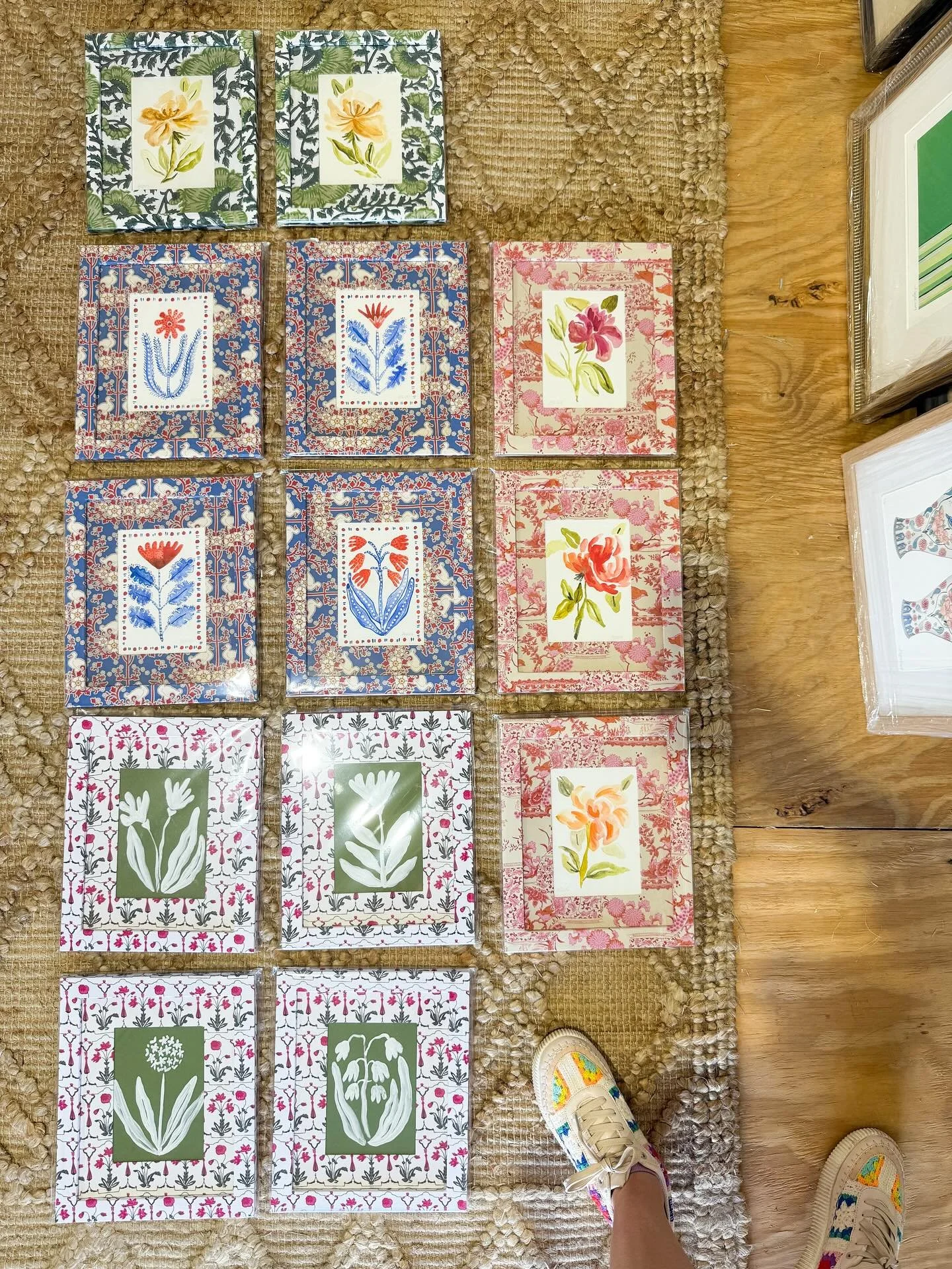 TABLETOP ROUNDUP! 

Who is ready to shop all our small tabletop items? All originals under $450. They are great accent pieces for bookshelves, small walls, gifts, and more. 

Head on over to our stories to check them all out!