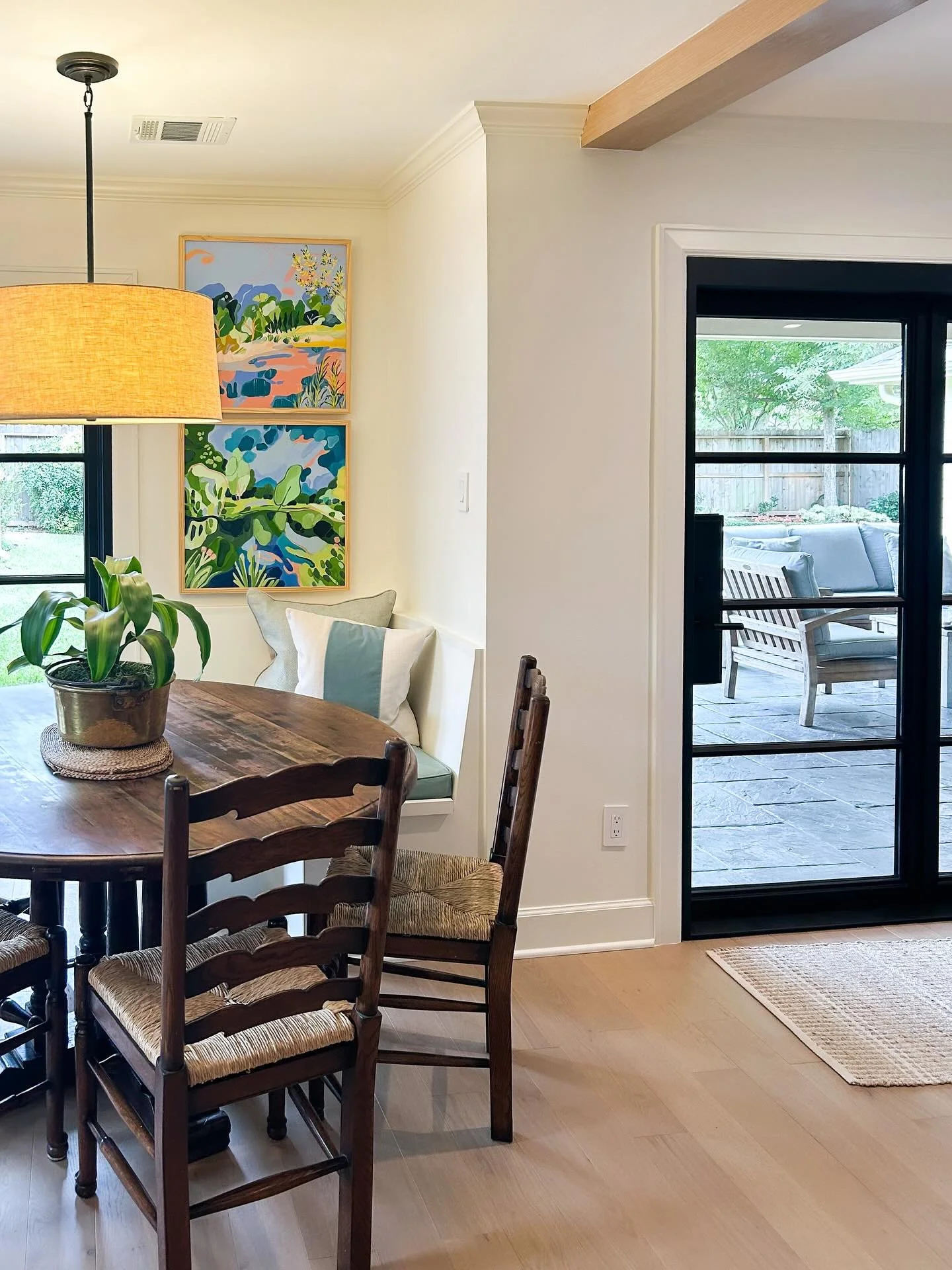 A home or an AO studio gallery? I mean&hellip;. COME. ON. 

There&rsquo;s nothing I love more than receiving install photos from collectors. It&rsquo;s my favorite thing. Congratulations @kim_frederking - the spaces are gorgeous. Thank you for lettin