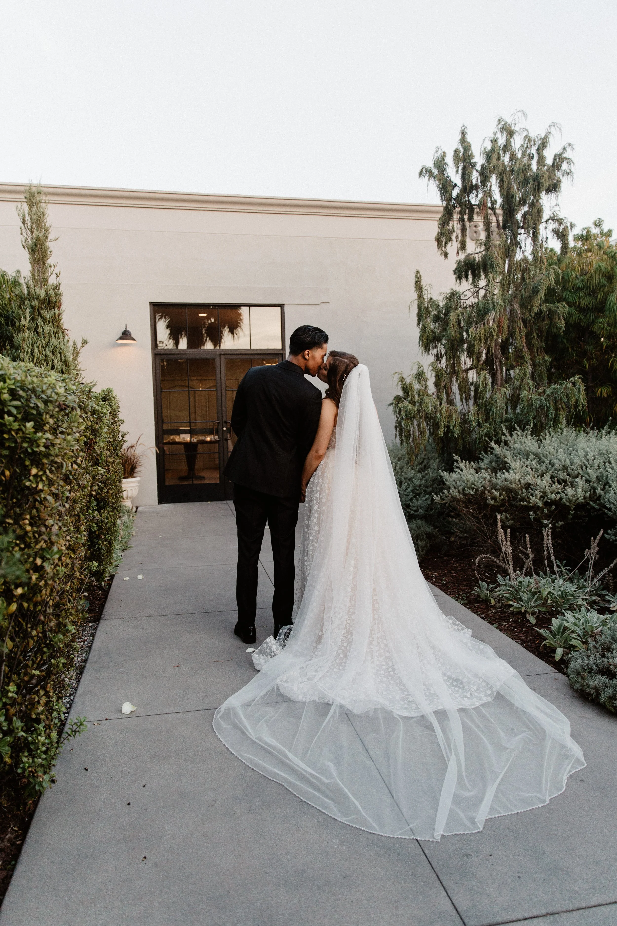 L&CSNEAKPEEKS-29.jpg