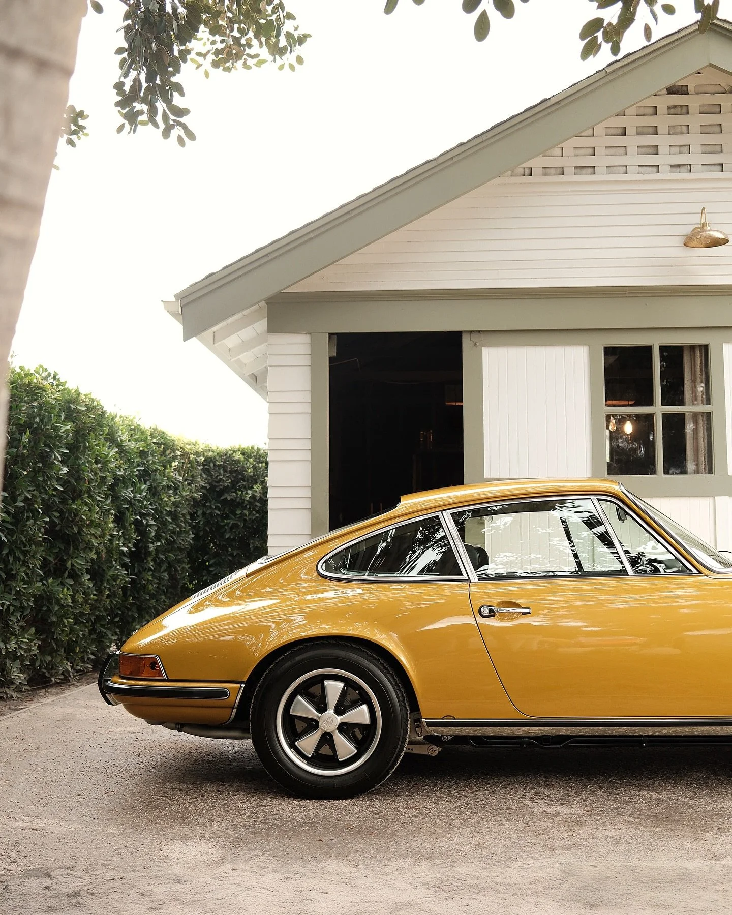 🌿 @fastsaturday | FS9

Owner : @rcg_porsche
#porsche #fastsaturday #911T