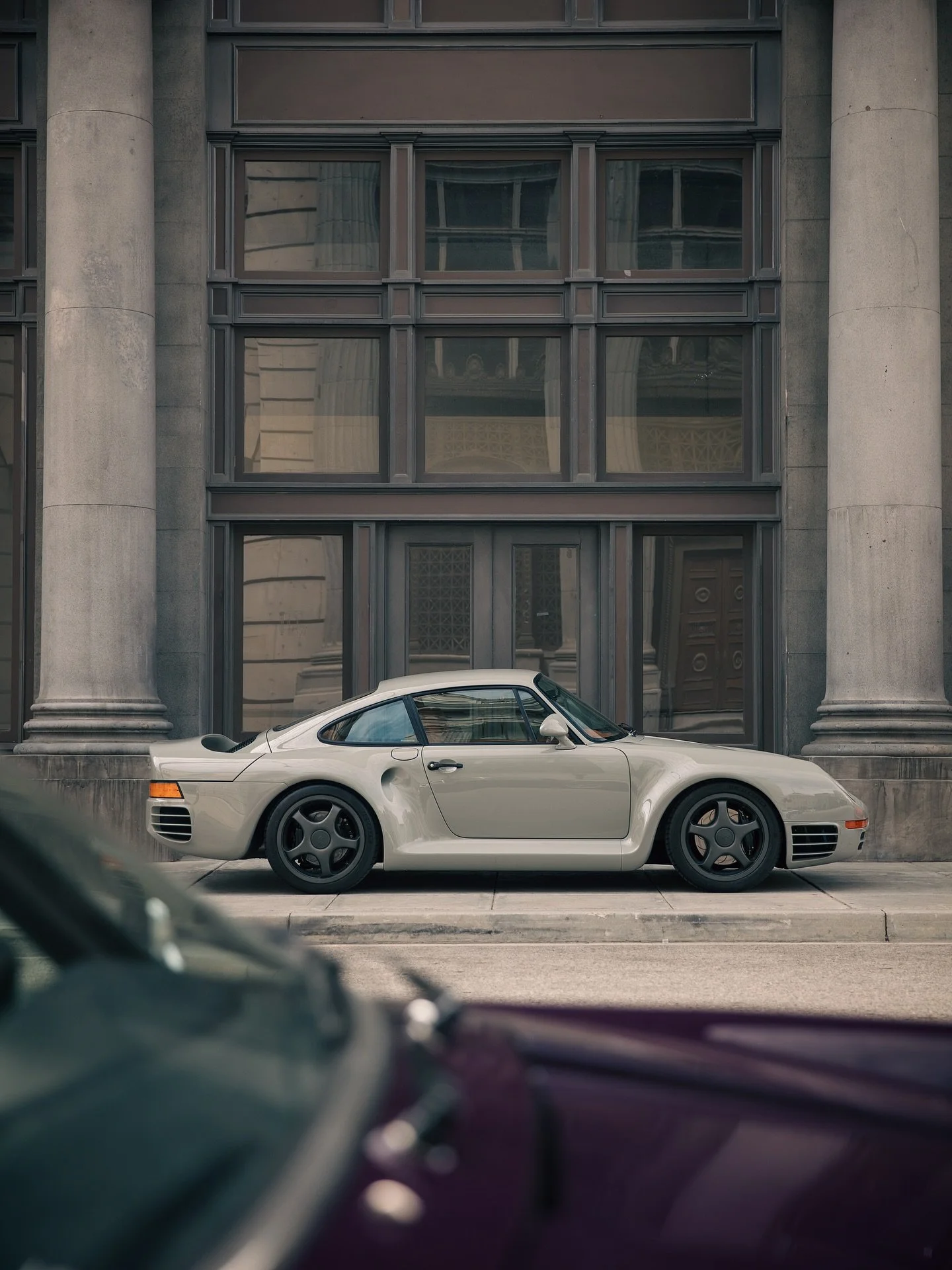 Scenes from the backlot 🏁
@luftgekuhlt 

Car :  959SC
Owner : Bruce Canepa
Builder : @canepacollectorcars 

 #canepacollectorcars #porsche959SC #luftgekuhlt