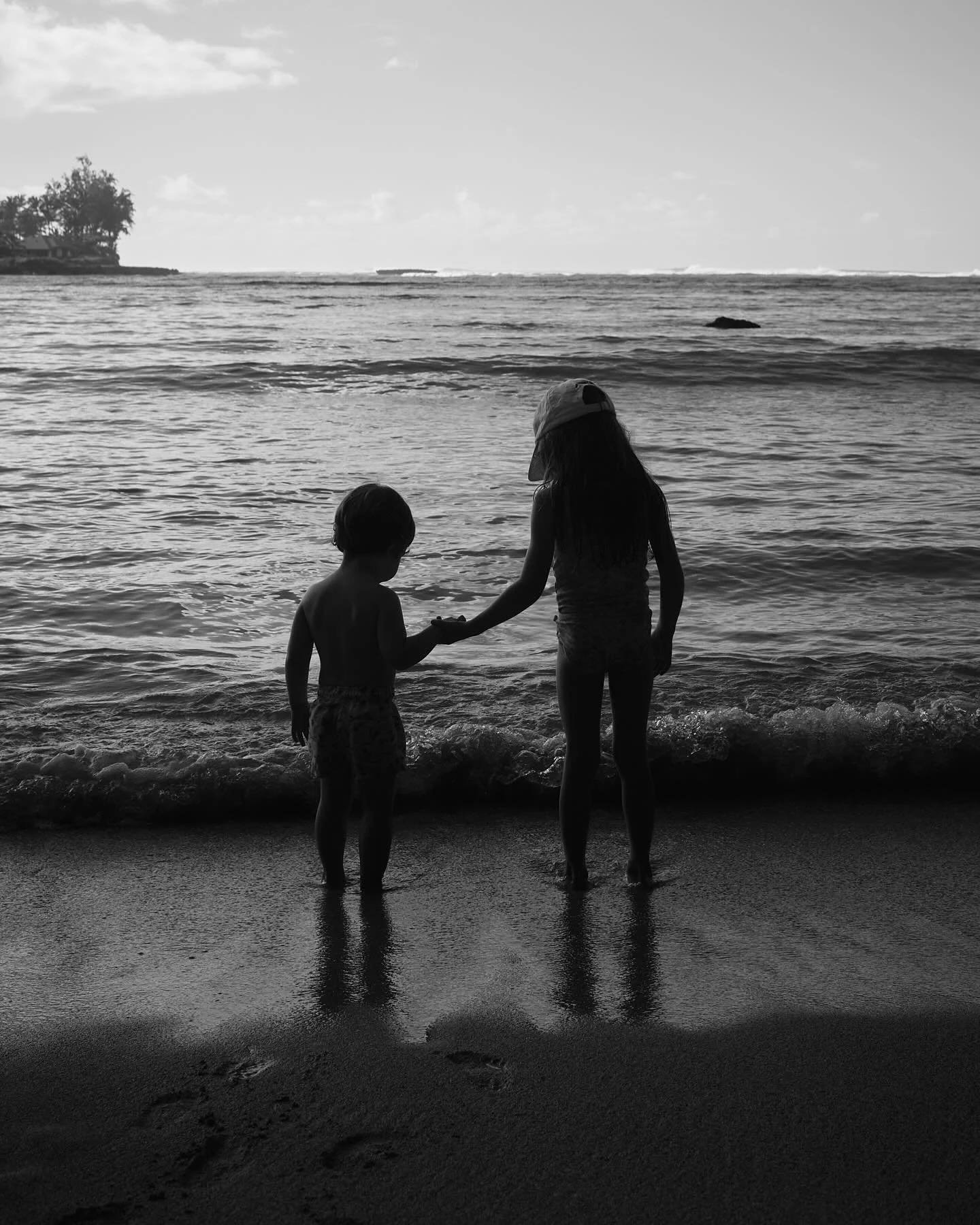 L &bull; J | Kawela Beach 11.24
📷 @treasurbite