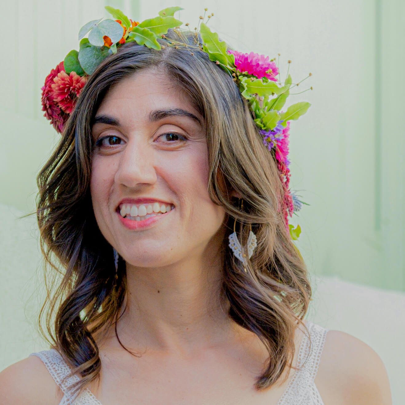 Romantic Waves mid-length bridal hairstyle with natural bridal makeup, Tilden Park, bridal hair accessory, photo by Melina Meza