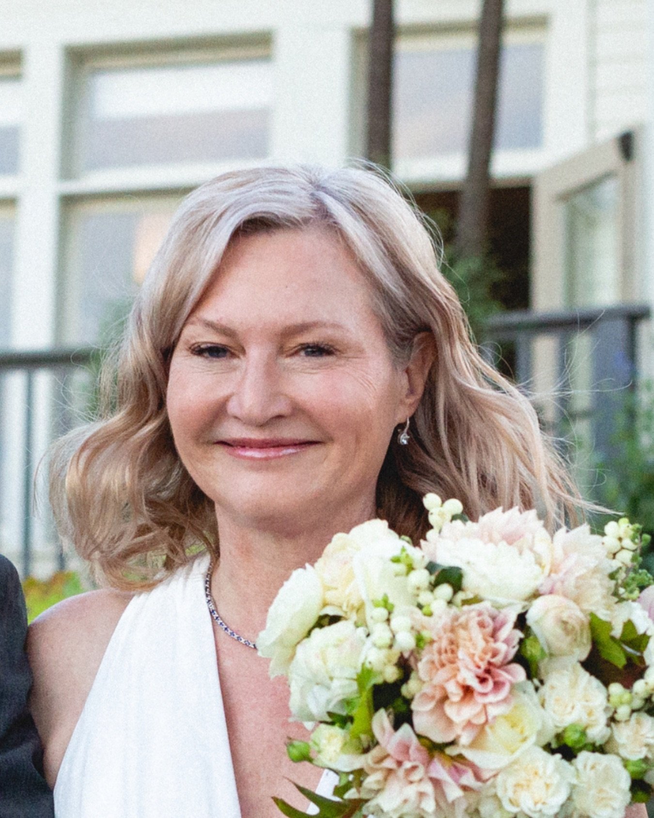 ✨I love Lisa&rsquo;s bridal look! Radiant and natural makeup, and soft, romantic hair.

My extensive background in hairstyling, and pursuing education continually through my 35 years has brought me to a place of recognizing that the art of simplicity