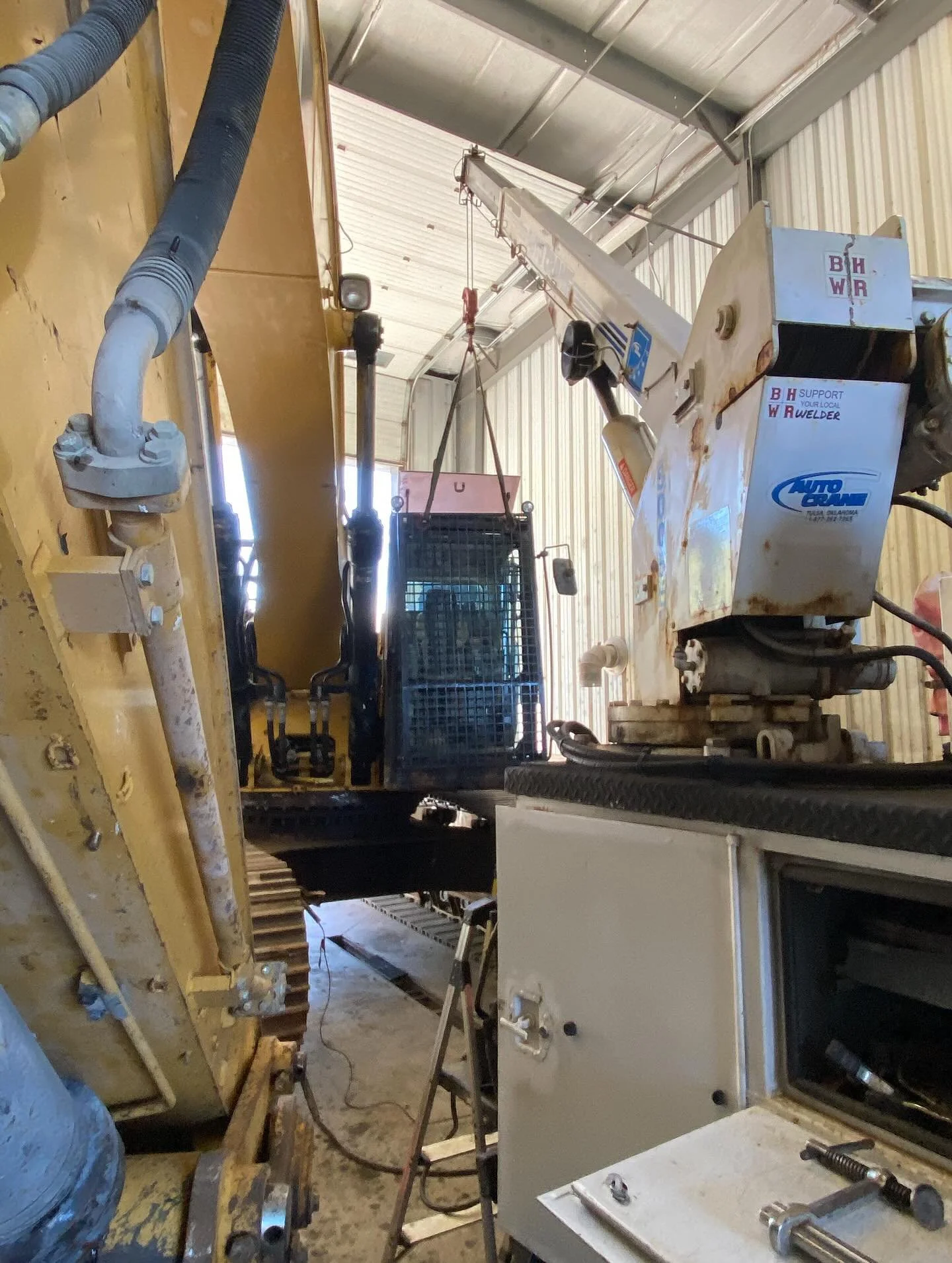 Another custom AR450 cab cage install, this time on this CAT 336F. #weldingrepairservices #weldingrepair #welder #welding #metalfab #shopwork #heavyequipment #fieldwork #swiftcutautomation #autocrane