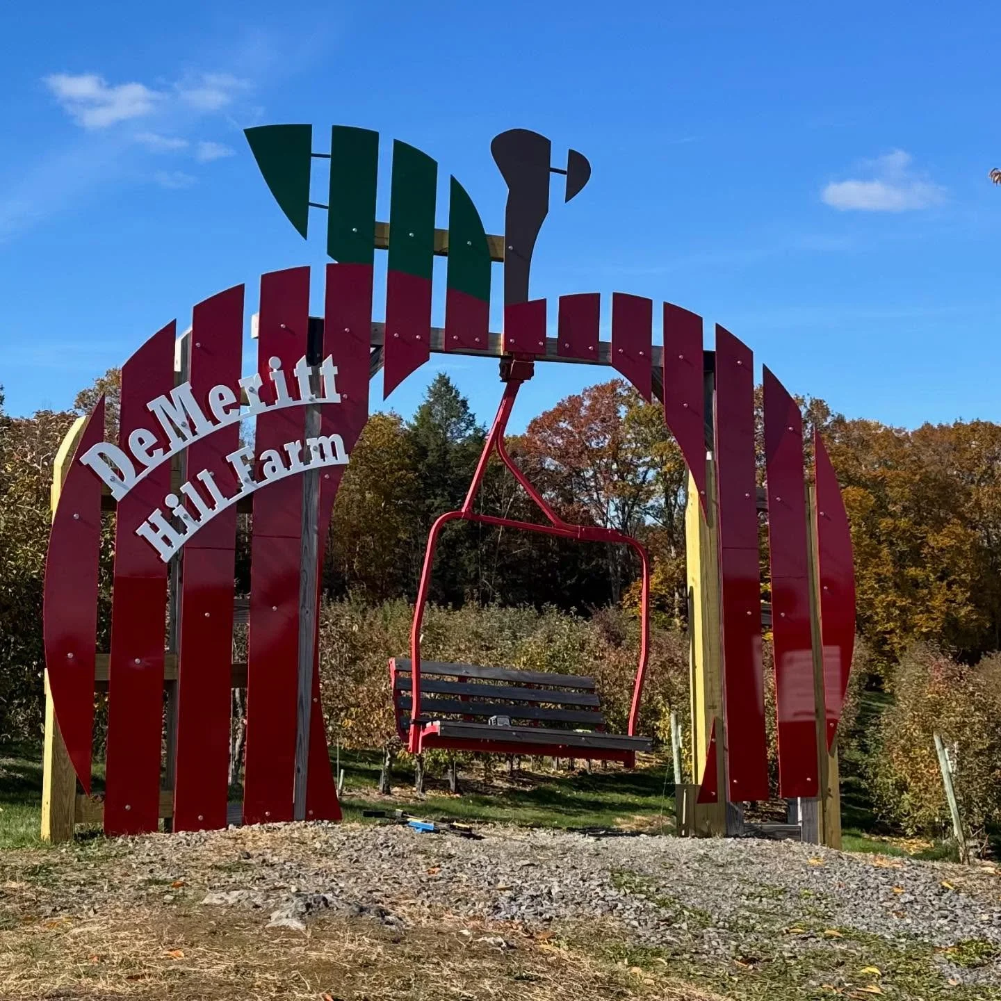 Sometimes I make cool stuff. A very large aluminum apple with signage. All cut out on my #swiftcutautomation plasma table. Powder coated to withstand the weather. This customer likes to challenge my abilities which I appreciate. #welder #metalfabrica