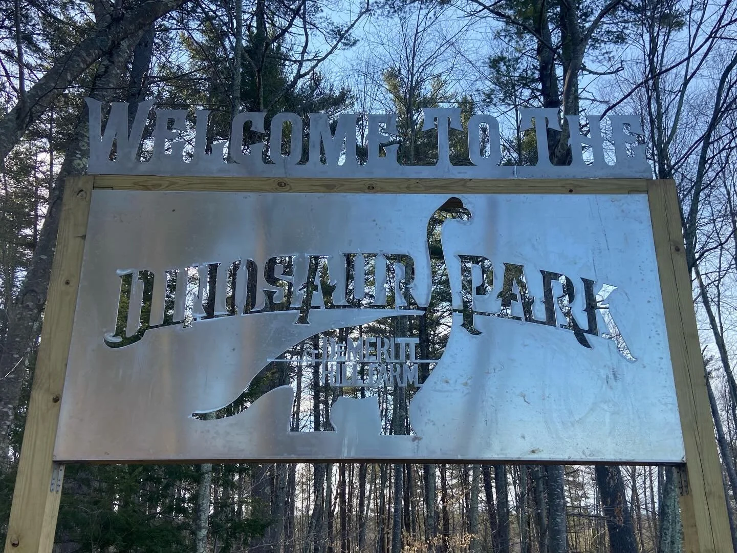 Finally installed the top portion of this sign. This job has been going on for little over a year, nice to see it come together. All the aluminum signs were drawn and cut in-house as well as the steel dinosaurs (weighing in around 450 pounds each). S