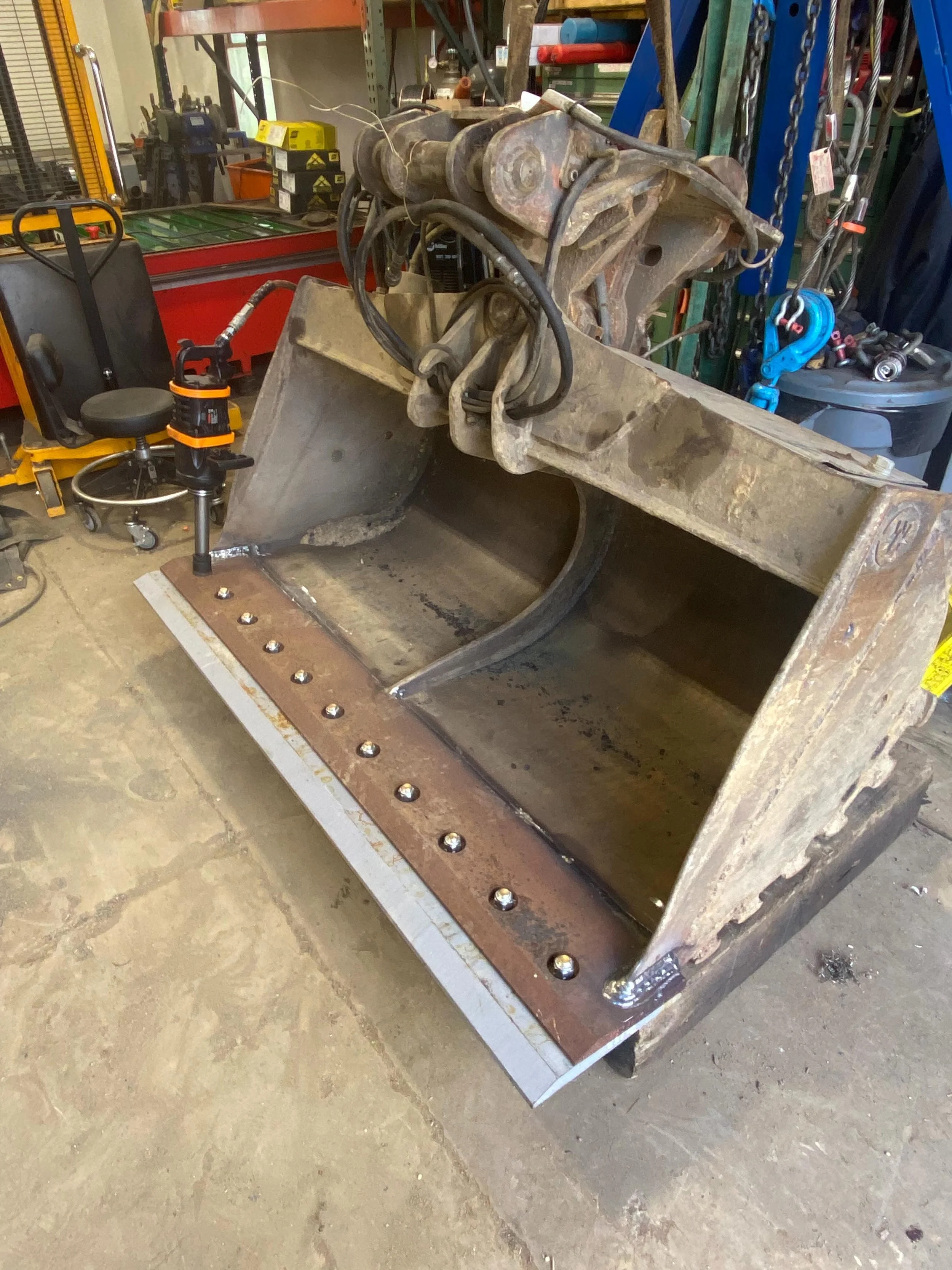 New base edge &amp; cutting edge installed on the tilt bucket. #weldingrepairservices #weldingrepair #welder #shopwork #heavyequipmentrepair