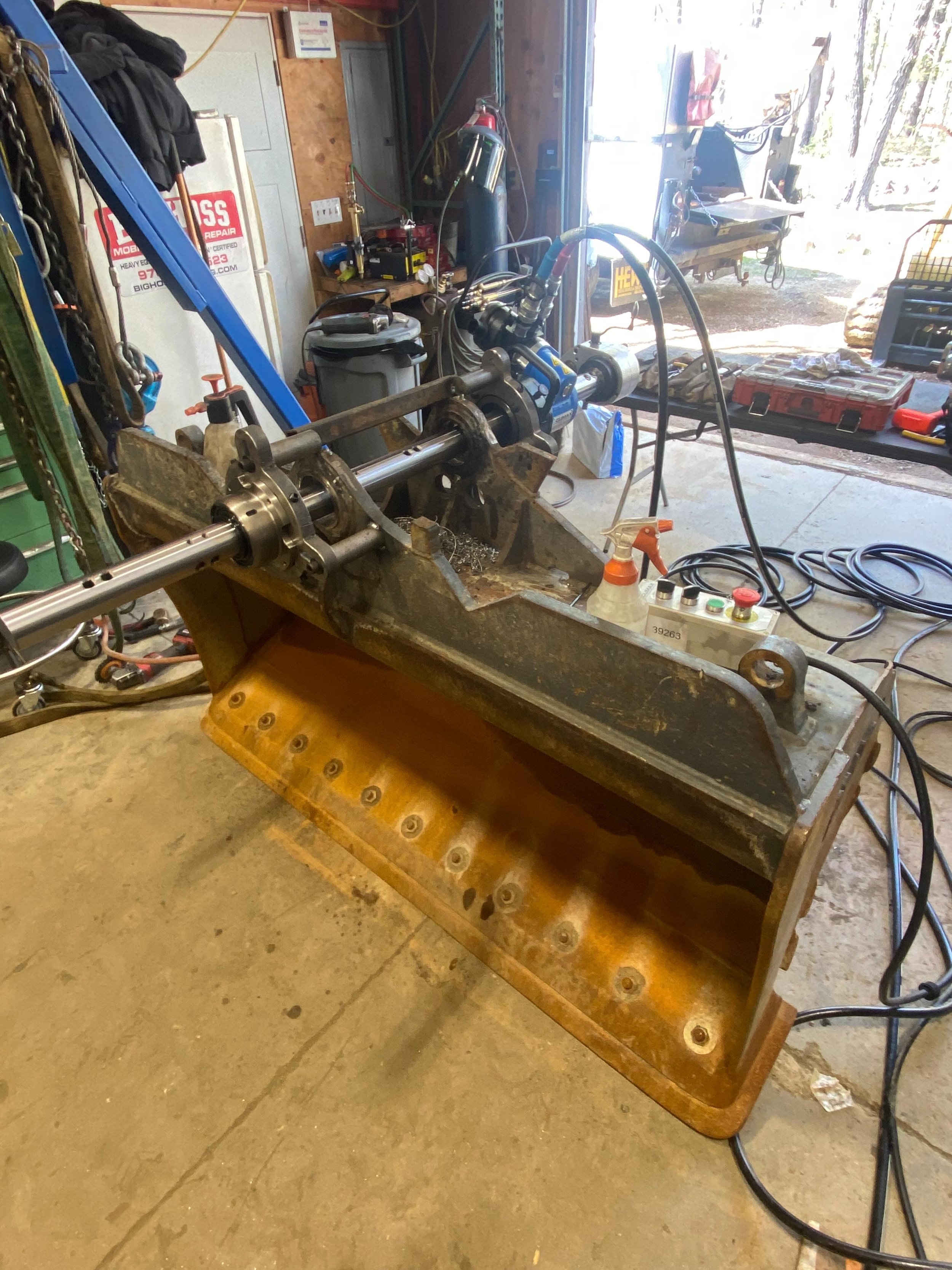 Another day, another bucket. Some welding and line boring today. #weldingrepairservices #lineboring #machining #weldingrepair #heavyequipmentrepair
