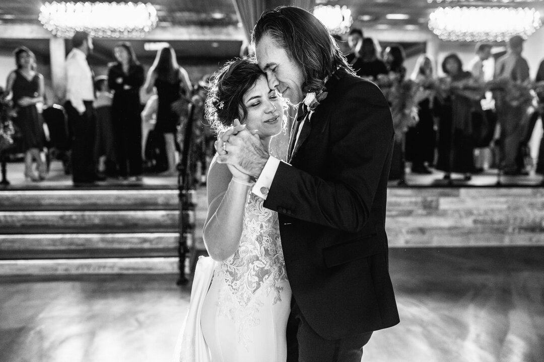 Norma &amp; Jason's first dance was as romantic as their entire day! Happy Anniversary you two! 💞​​​​​​​​
.​​​​​​​​
.​​​​​​​​
.​​​​​​​​
.​​​​​​​​
.​​​​​​​​
#mnbride ​​​​​​​​
#isaidyes ​​​​​​​​
#engaged ​​​​​​​​
#weddingphotographer ​​​​​​​​
#wedding