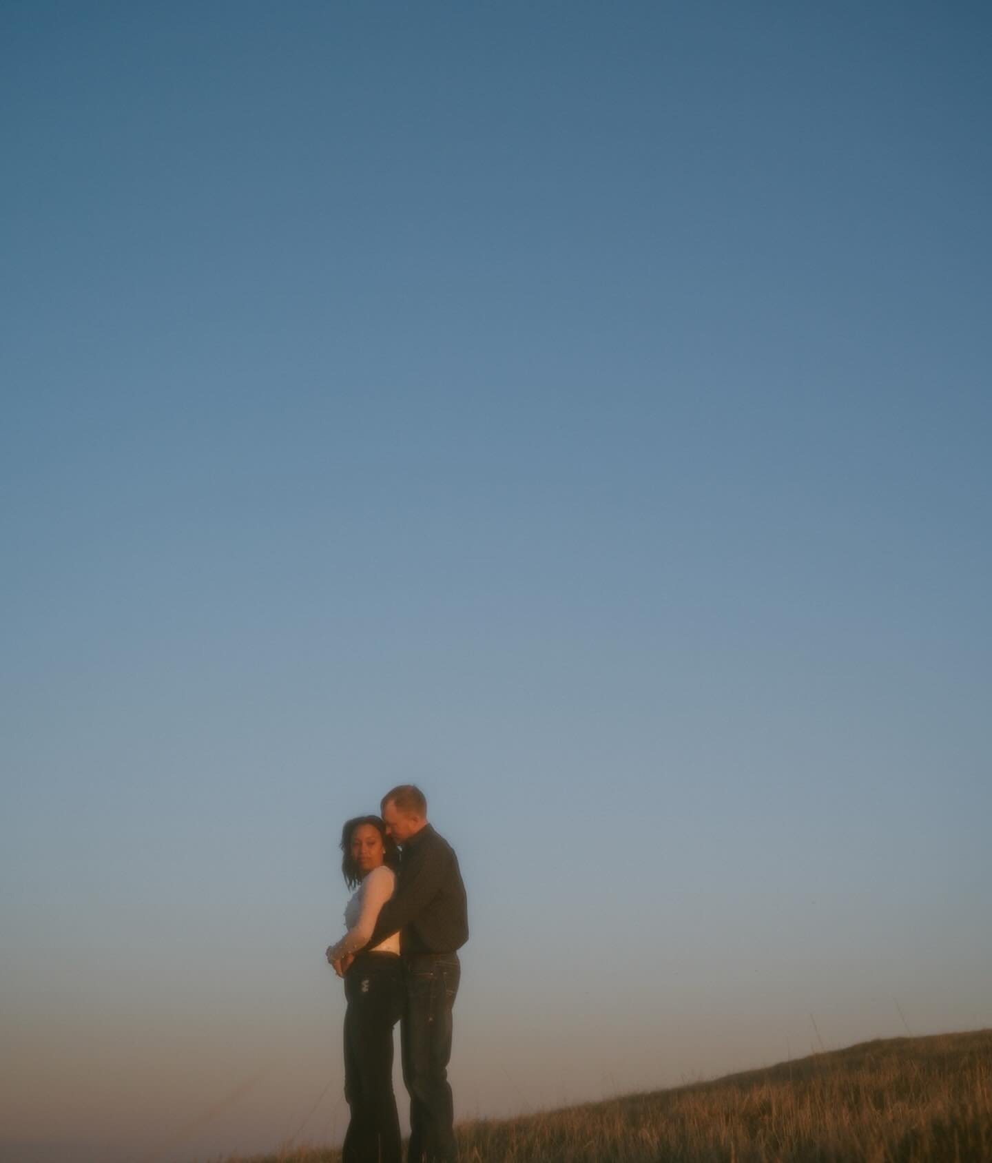 I choose you yesterday, today and tomorrow💫💌✨ #bridetobe2024 #engagementshoot #engagementphotos #engagementshootideas #treeswings #sweetheart #couplephotoshoot #uniqueengagementphotos #uniquebride #vintagebride #filmphotography #filmweddingphotogra