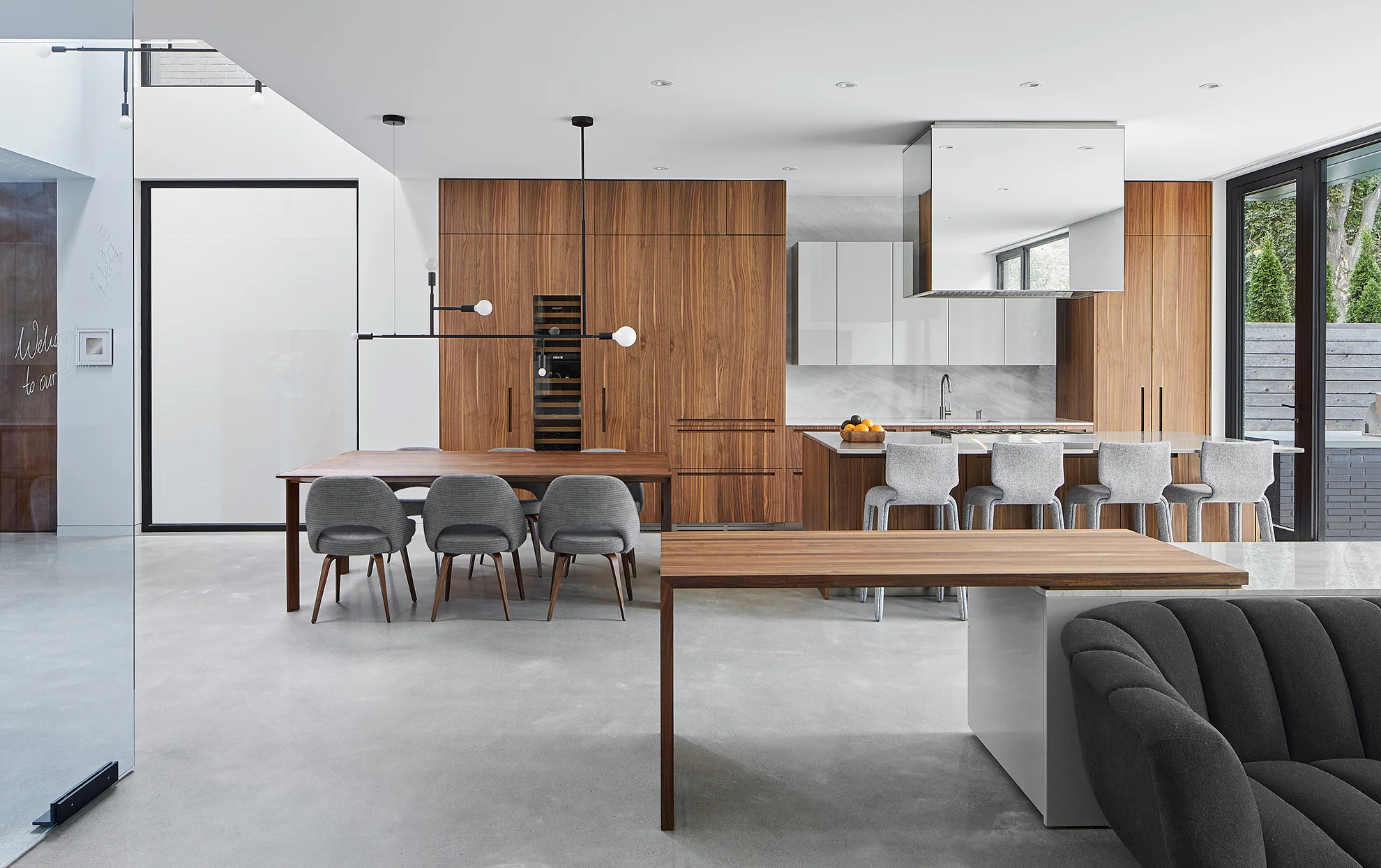 BLACK HOUSE 6-s.jpg