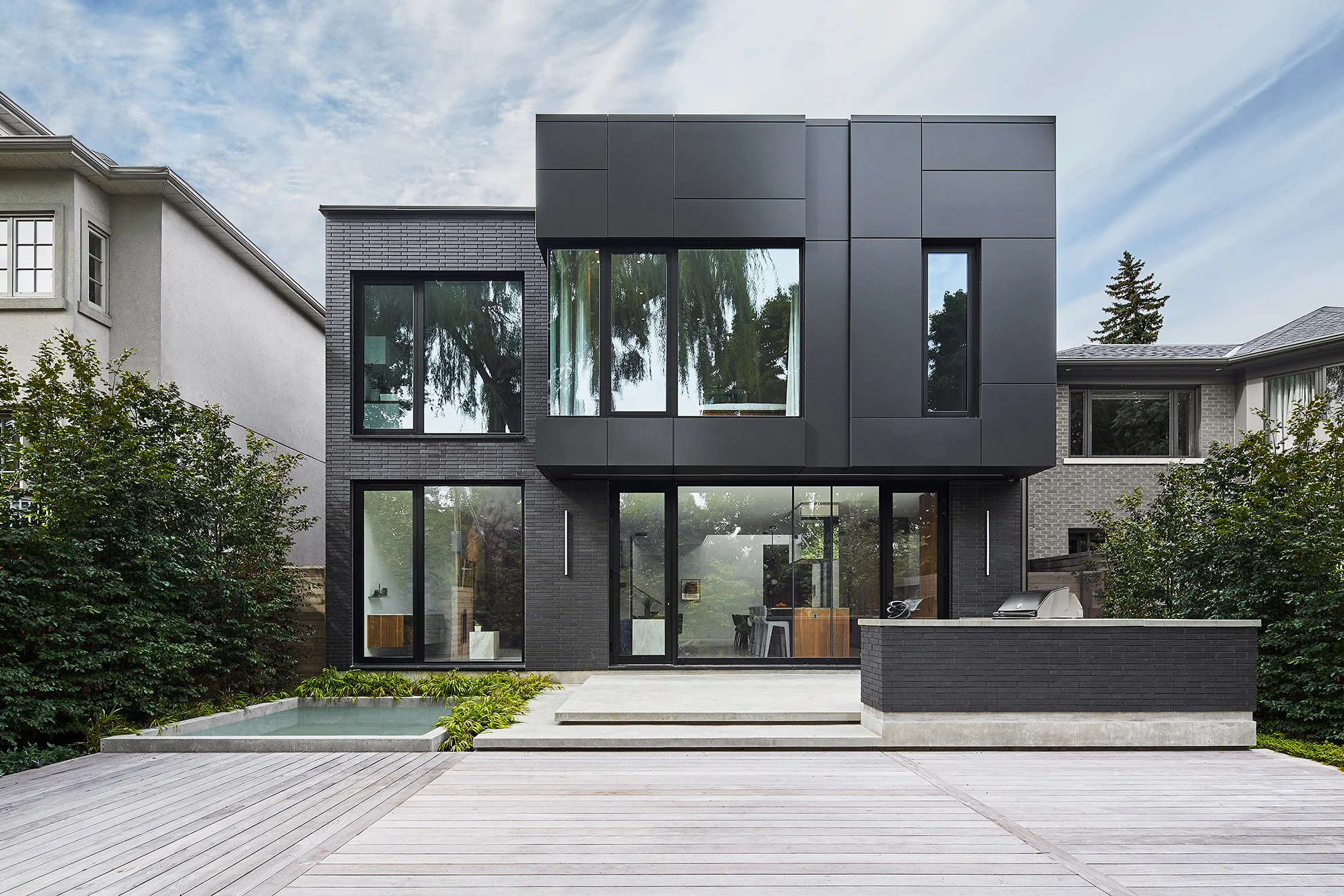 BLACK HOUSE 17-s.jpg